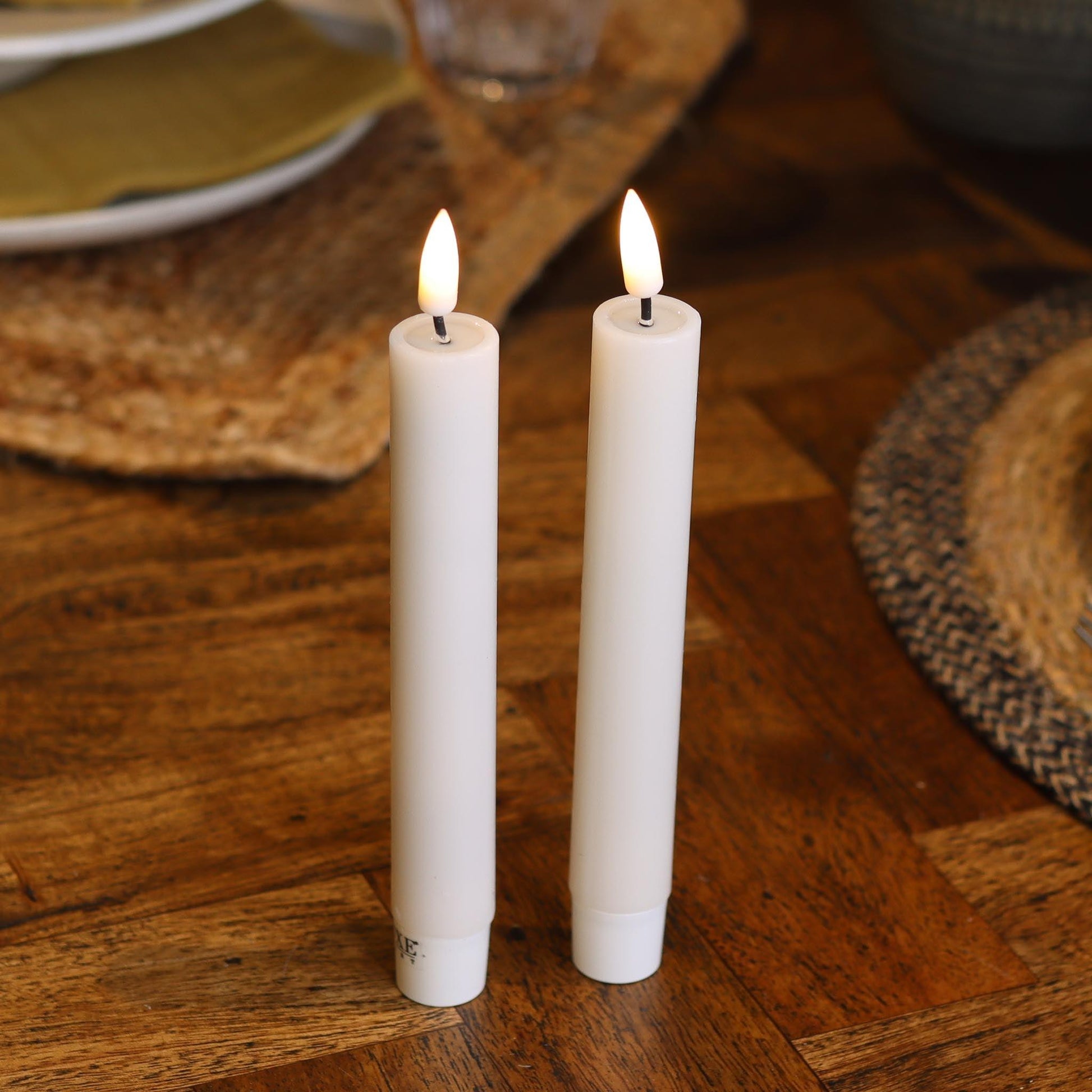 LED Stabkerzen 2 stück D2,2 x 15 cm - Tafelkerzen 3D Flamme – Jetzt entdecken | Schnelle Lieferung & sichere Zahlung