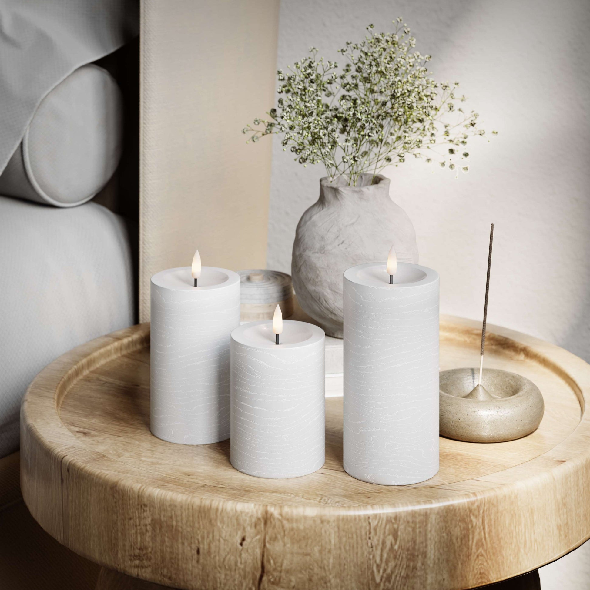 3er-Set LED Stumpenkerzen innen – Weiß mit Fernbedienung & realistischer 3D-Flamme - Nordicflame-de