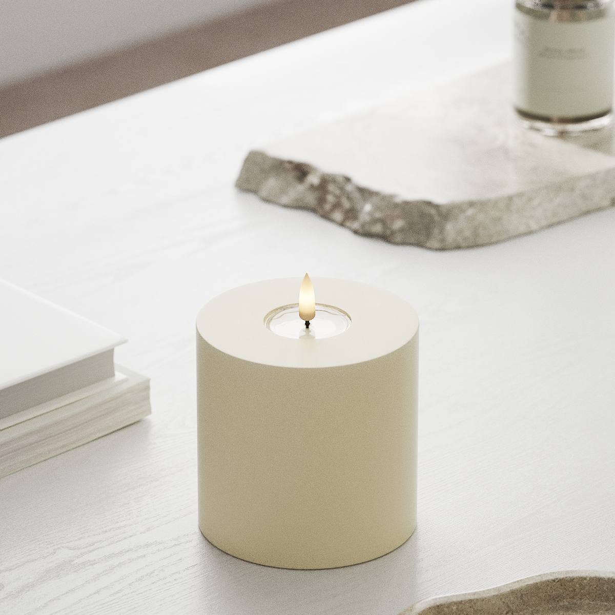LED-Kerze D10 x 10 cm - Deluxe Echtwachs - Realistische 3D Flamme - Nordicflame-de
